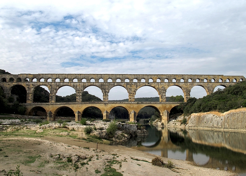 FRA112 o.T. (Pont du Gard - Blick flußaufwärts/F 2010)