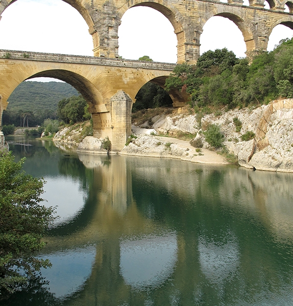 FRA115 o.T. (Pont du Gard - Blick flußaufwärts/F 2010)