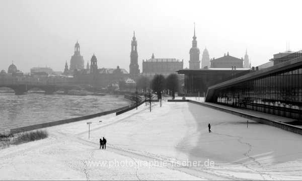0609: o.T. (Blick von der Marienbrücke, Dresden, 2012)