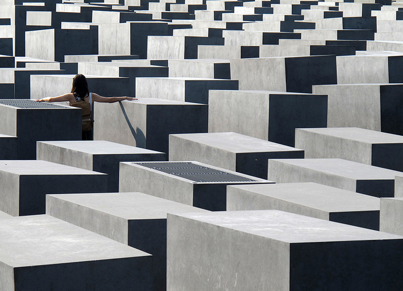 DEU0006 o.T. (Holocaust Memorial, Berlin 2011)