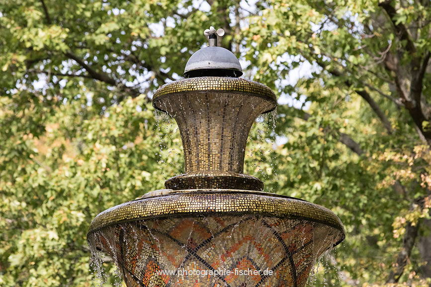 DD0375 Mosaikbrunnen im Großen Garten (Detail, Dresden Südvorstadt Ost 2019)