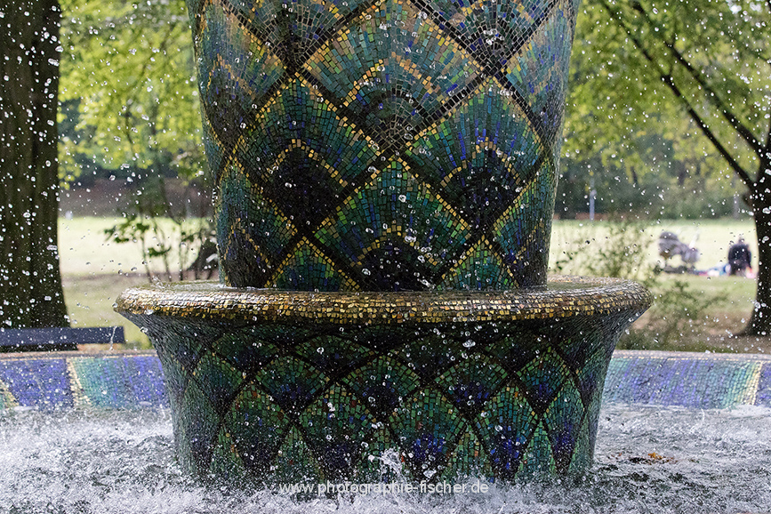 DD0378 Mosaikbrunnen im Großen Garten (Detail, Dresden Südvorstadt Ost 2019)