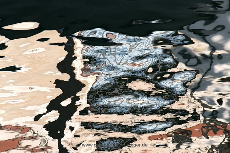 PK1144: Hundert_Wasser_Bilder aus Venedig Nr. 02 (Venedig 2017)